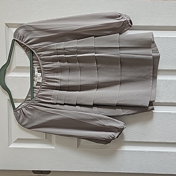 Max Studio Tops - Max Studio Womens Medium Gray Mid Sleeve Pleated Blouse